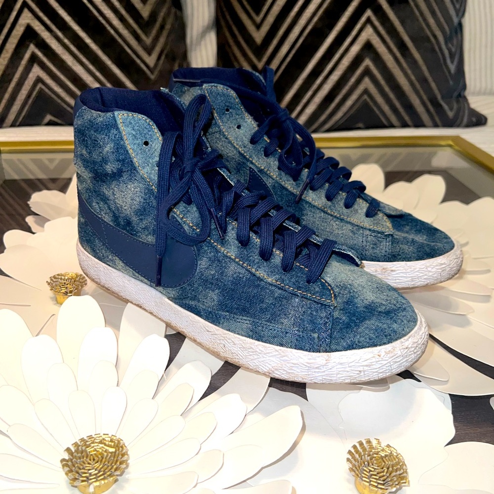 NIKE: Blue Jean Blazers - Size 7y